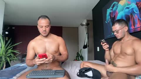 Snapshot of highlatin_guys chatting on 06-05-26, 05:29 Terry and E online show from 06-05-26, 05:29