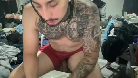 Snapshot of hihello400 chatting on 10-10-25, 02:43 hihello400 online show from 10-10-25, 02:43