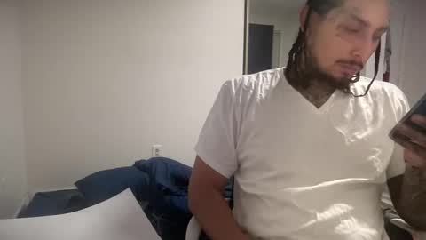 Snapshot of hihello400 chatting on 10-20-25, 04:24 hihello400 online show from 10-20-25, 04:24