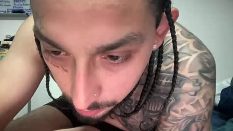 Snapshot of hihello400 chatting on 11-21-25, 04:11 hihello400 online show from 11-21-25, 04:11