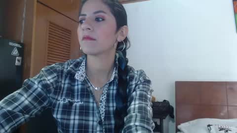 Snapshot of hilari18 chatting on 01-19-25, 04:04 hilaril18 online show from 01-19-25, 04:04