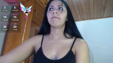 Snapshot of hilari18 chatting on 11-13-25, 12:09 hilaril18 online show from 11-13-25, 12:09