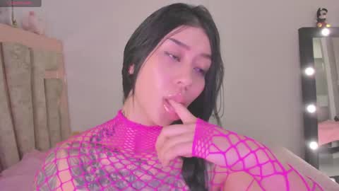 Snapshot of hilary_jones_22 chatting on 05-10-26, 10:37 LUNA new account FOLLOW ME online show from 05-10-26, 10:37