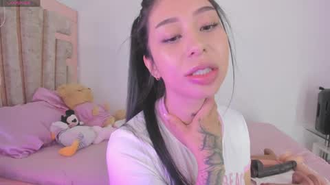 Snapshot of hilary_jones_22 chatting on 05-23-26, 10:03 LUNA new account FOLLOW ME online show from 05-23-26, 10:03