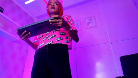 Snapshot of hillary_banks__ chatting on 01-15-25, 11:00 Hillary online show from 01-15-25, 11:00