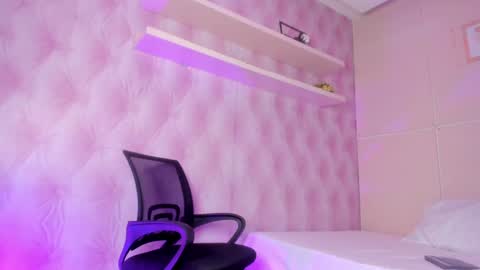 Snapshot of hillary_banks__ chatting on 01-31-25, 07:07 Hillary online show from 01-31-25, 07:07