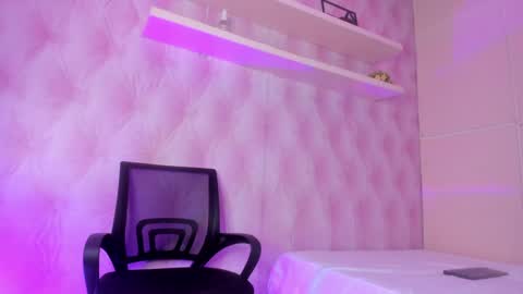 Snapshot of hillary_banks__ chatting on 02-02-25, 08:02 Hillary online show from 02-02-25, 08:02