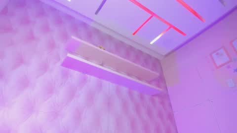 Snapshot of hillary_banks__ chatting on 02-13-25, 08:06 Hillary online show from 02-13-25, 08:06