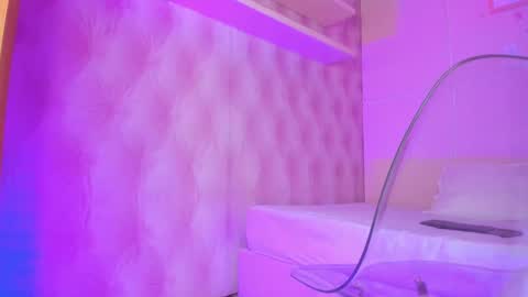 Snapshot of hillary_banks__ chatting on 02-18-25, 07:21 Hillary online show from 02-18-25, 07:21