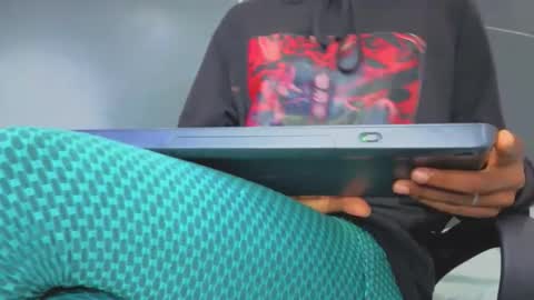 Snapshot of hillary_banks__ chatting on 09-28-25, 06:19 Hillary online show from 09-28-25, 06:19