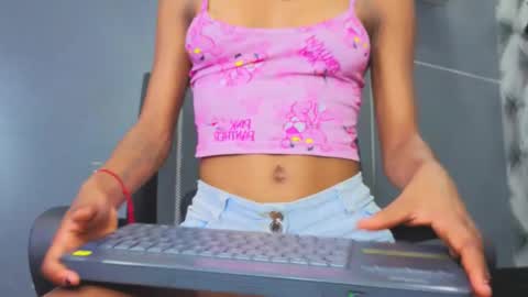 Snapshot of hillary_banks__ chatting on 10-17-25, 03:53 Hillary online show from 10-17-25, 03:53