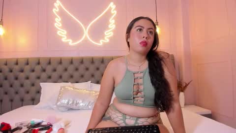 Snapshot of hillary_bigbutt chatting on 03-03-26, 03:34 Hillary online show from 03-03-26, 03:34