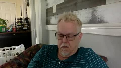 TwoDaddies online show from 02-18-26, 05:42