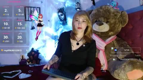 Snapshot of himiiko_toga chatting on 10-21-25, 01:50 Himiiko online show from 10-21-25, 01:50