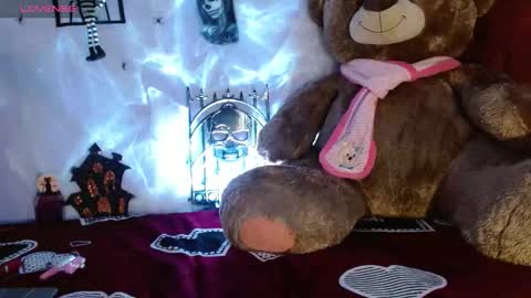 Snapshot of himiiko_toga chatting on 10-21-25, 09:48 Himiiko online show from 10-21-25, 09:48