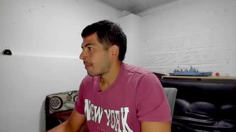 Snapshot of himoreno97 chatting on 12-29-24, 09:09 Hi moreno online show from 12-29-24, 09:09