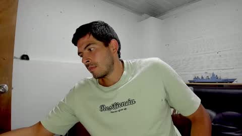 Snapshot of himoreno97 chatting on 01-16-25, 10:34 Hi moreno online show from 01-16-25, 10:34