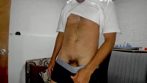 Snapshot of himoreno97 chatting on 01-27-25, 11:11 Hi moreno online show from 01-27-25, 11:11