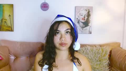 Snapshot of hinataleecs chatting on 12-23-24, 10:21 hinata lee online show from 12-23-24, 10:21