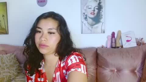 Snapshot of hinataleecs chatting on 12-30-24, 08:32 hinata lee online show from 12-30-24, 08:32