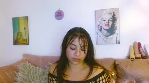 Snapshot of hinataleecs chatting on 01-21-25, 12:18 hinata lee online show from 01-21-25, 12:18