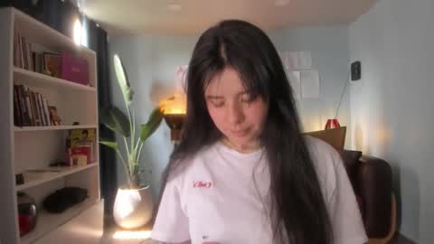 Snapshot of hinnata69 chatting on 10-27-25, 05:39 Hinnata online show from 10-27-25, 05:39