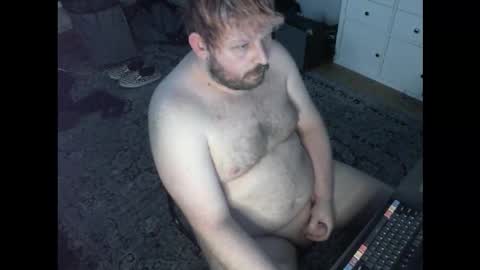 Snapshot of hipguy91 chatting on 10-29-25, 09:05 hipguy91 online show from 10-29-25, 09:05