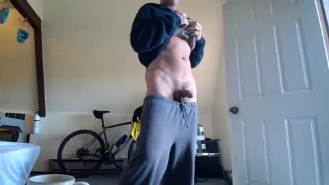 Snapshot of hippiezen chatting on 09-15-25, 06:41 Hippie Jijm online show from 09-15-25, 06:41