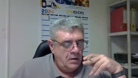 hippo online show from 12-26-24, 01:10