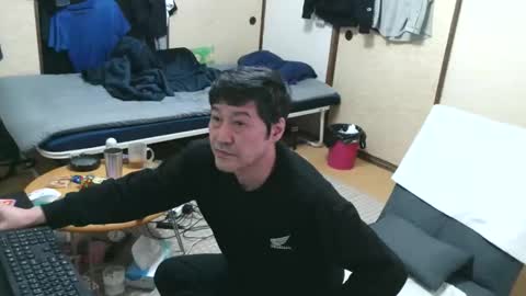 Snapshot of hiro110 chatting on 03-10-26, 12:04 hiro110 online show from 03-10-26, 12:04