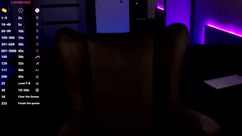 Snapshot of hitchcocianblonde_ chatting on 11-04-25, 06:18 Mary online show from 11-04-25, 06:18