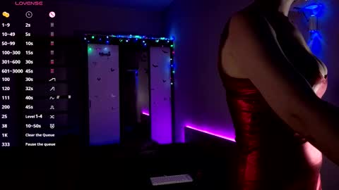 Snapshot of hitchcocianblonde_ chatting on 11-05-25, 08:20 Mary online show from 11-05-25, 08:20