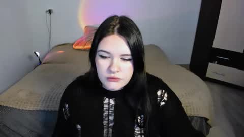 Snapshot of hitomi2 chatting on 11-13-25, 04:50 Dina online show from 11-13-25, 04:50