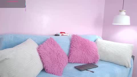 hiyakasudere_ online show from 12-22-25, 06:27