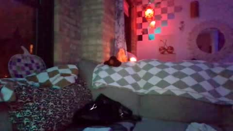 Snapshot of hknox714 chatting on 11-16-25, 02:28 hknox714 online show from 11-16-25, 02:28