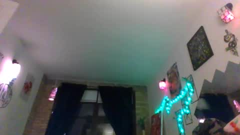 Snapshot of hknox714 chatting on 11-23-25, 02:22 hknox714 online show from 11-23-25, 02:22