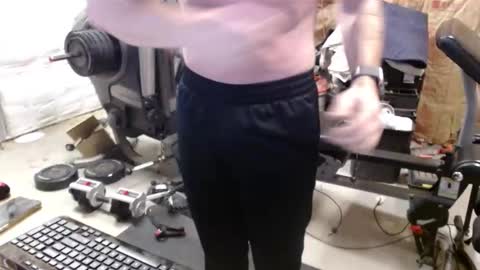 Snapshot of hnic9999 chatting on 02-16-26, 01:18 Nick online show from 02-16-26, 01:18