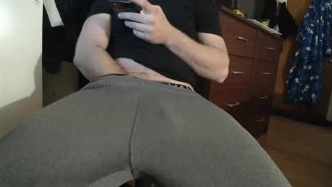 Snapshot of hockeyplayer206850 chatting on 12-06-24, 04:36 Hockey Player online show from 12-06-24, 04:36