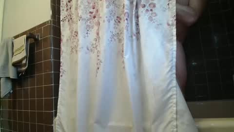 Snapshot of hockeyplayer206850 chatting on 01-17-25, 03:53 Hockey Player online show from 01-17-25, 03:53