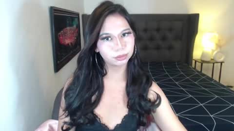 hoe_freesia online show from 04-17-26, 05:16