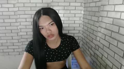 Snapshot of hoelyguine chatting on 01-07-26, 08:39 Guinevere3 online show from 01-07-26, 08:39