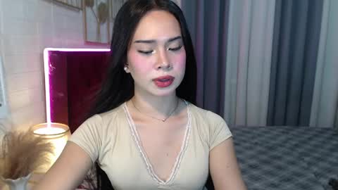 hoelymolly online show from 04-21-26, 12:01