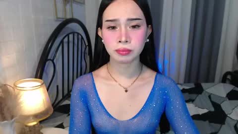 Snapshot of hoelymolly chatting on 05-14-26, 05:58 hoelymolly online show from 05-14-26, 05:58