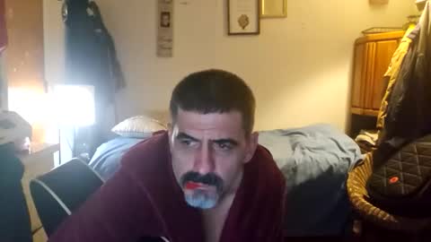 hoglegg99384194 online show from 12-17-25, 10:21