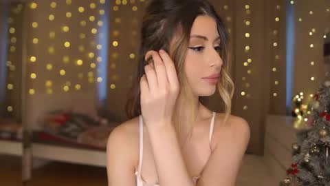 Moni Monica online show from 01-08-26, 08:05