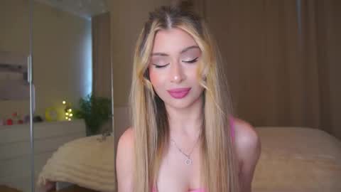 Moni Monica online show from 03-26-26, 10:10