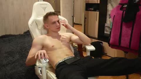 Extaz  Athrey  Howard online show from 10-25-25, 07:52