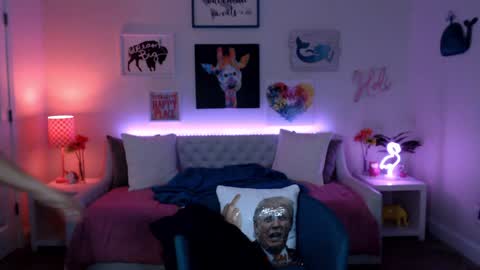 Holi Hurricane online show from 03-04-25, 04:27