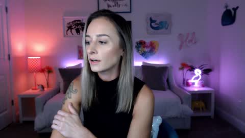 Holi Hurricane online show from 09-27-25, 02:38