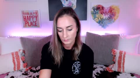 Holi Hurricane online show from 11-25-25, 03:28